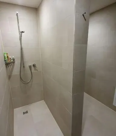 Wollishofen Station 2 Bedroom Luxury * Zurich