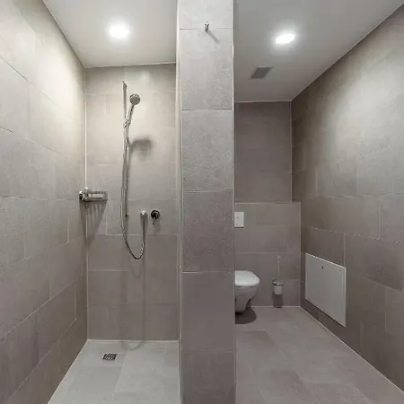 Wollishofen Station 2 Bedroom Luxury * Zurich