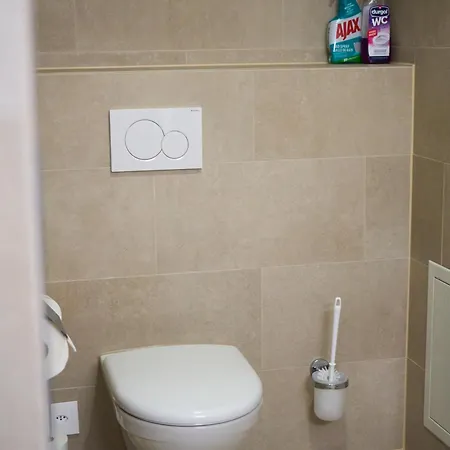 Wollishofen Station 2 Bedroom Luxury Apartment Zurich